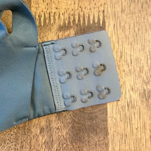 Lululemon AirSupport Bra High Support Impact Ultralu Adjustable Green 38D READ - Picture 9 of 9